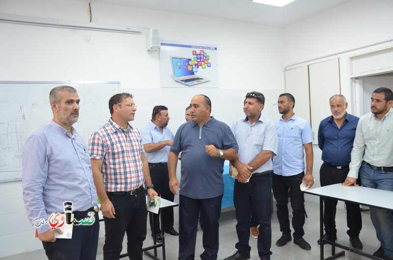 كفرقاسم- فيديو: نواب وأعضاء المجلس البلدي يشاركون الطلاب افتتاح عامهم الدراسي  باجواء بهيجة .